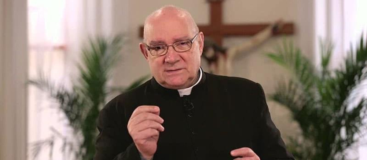 Carlos Miguel Buela fue un sacerdote católico argentino. En 1984, Buela fundó la orden religiosa Instituto del Verbo Encarnado