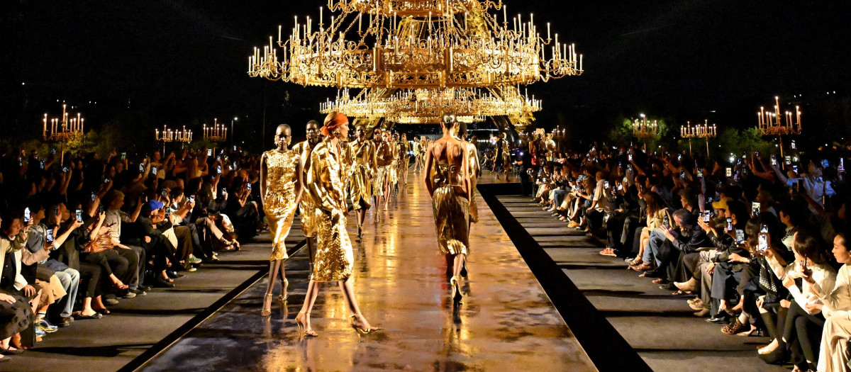 A model walks the runway at the Saint Laurent show during Paris Fashion Week, in Paris, France on 29 September 2026