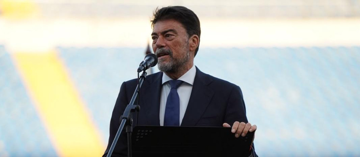 Luis Barcala en la presentación de la Ciudad Deportiva del Hércules
