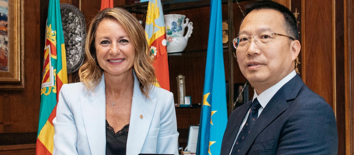 Carrasco en la recepción del vicealcalde Yiwu