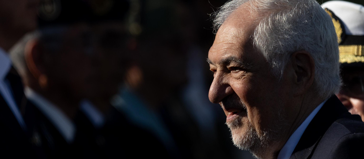 El presidente del Tribunal Constitucional, Cándido Conde-Pumpido Tourón, preside el acto de Izado Solemne de Bandera con motivo del XLVI aniversario de la constitución del Tribunal Constitucional, a 9 de julio de 2026, en Madrid (España). El izado solemne de la bandera de España se ha realizado con motivo de la celebración del 46 aniversario de la constitución y entrada en funcionamiento del Tribunal Constitucional, que tuvo lugar el 12 de julio de 1980.

Eduardo Parra / Europa Press
09/7/2026
