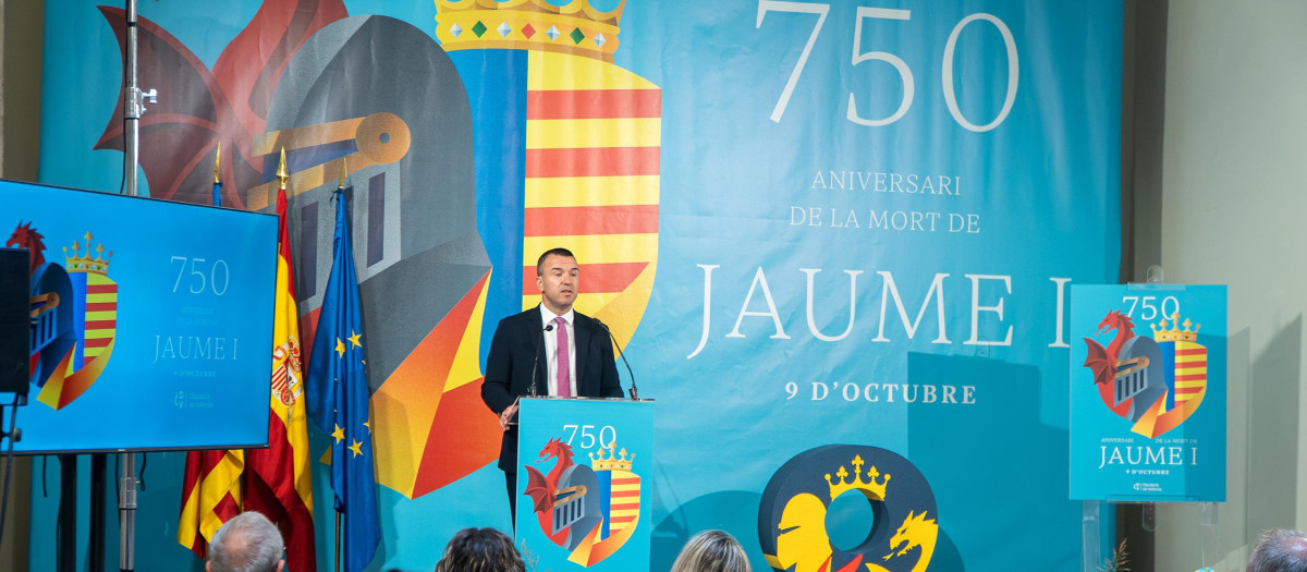 Imagen tomada este jueves de Vicent Mompó durante la presentación de la programación de la Diputación de Valencia de cara al 9 d'Octubre