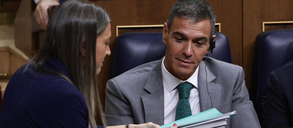 Míriam Nogueras y Pedro Sánchez, en el Congreso de los Diputados