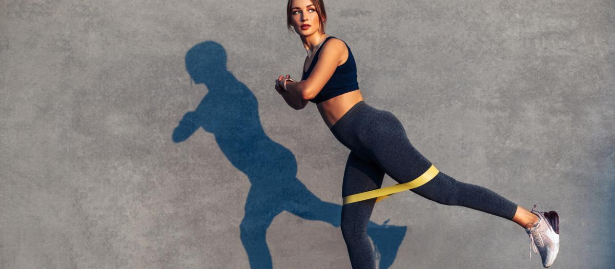 Ejercicios con bandas para fortalecer las piernas