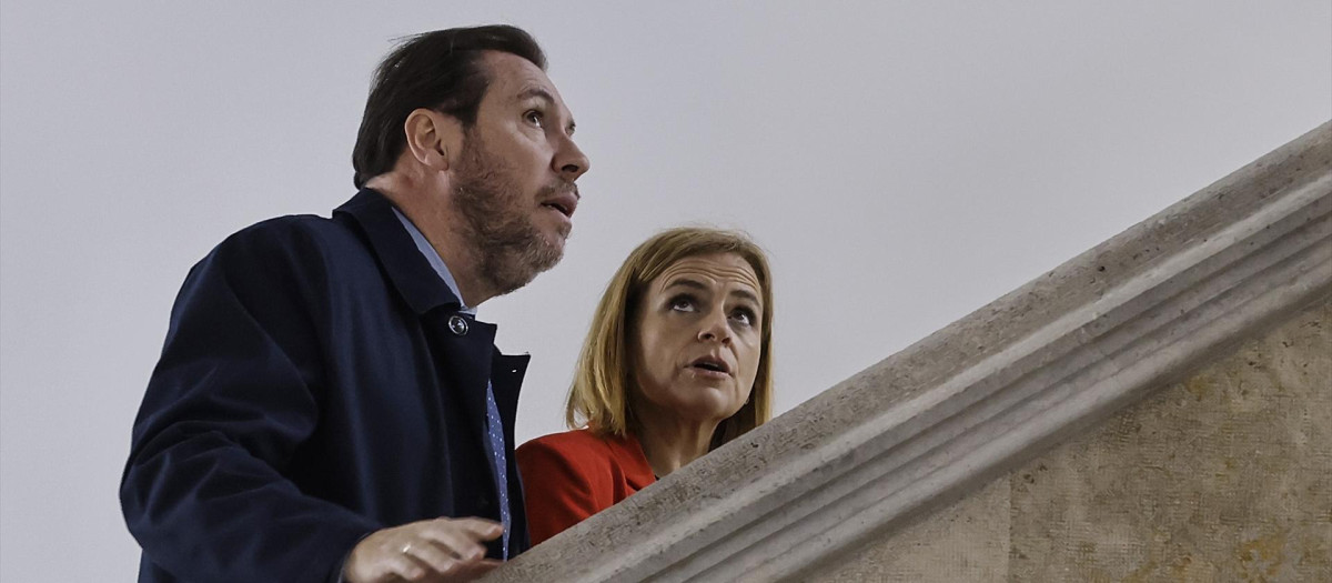 El ministro de Transportes y Movilidad Sostenible, Óscar Puente, y la delegada del Gobierno en la Comunidad Valenciana, Pilar Bernabé