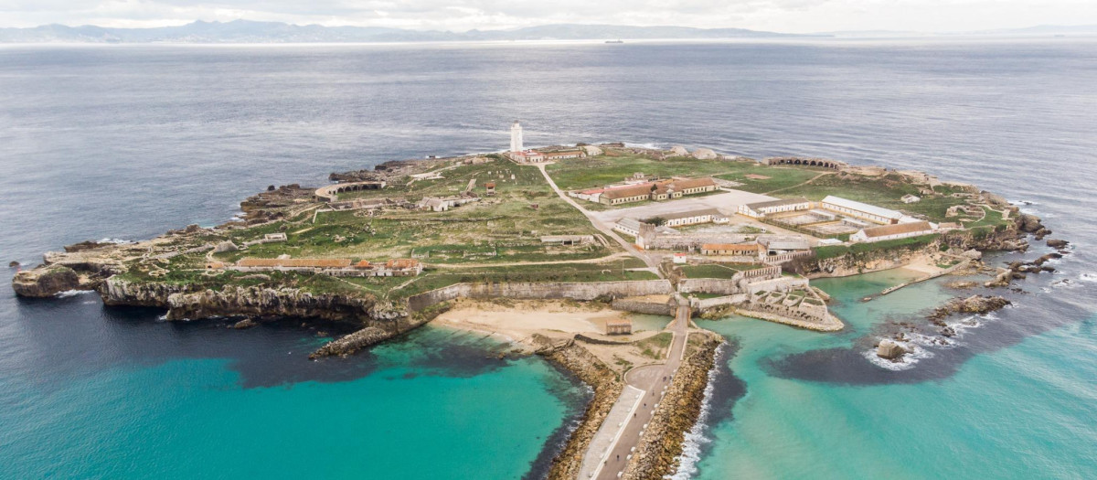 Isla de Tarifa (Cádiz), con las costas de África al fondo
