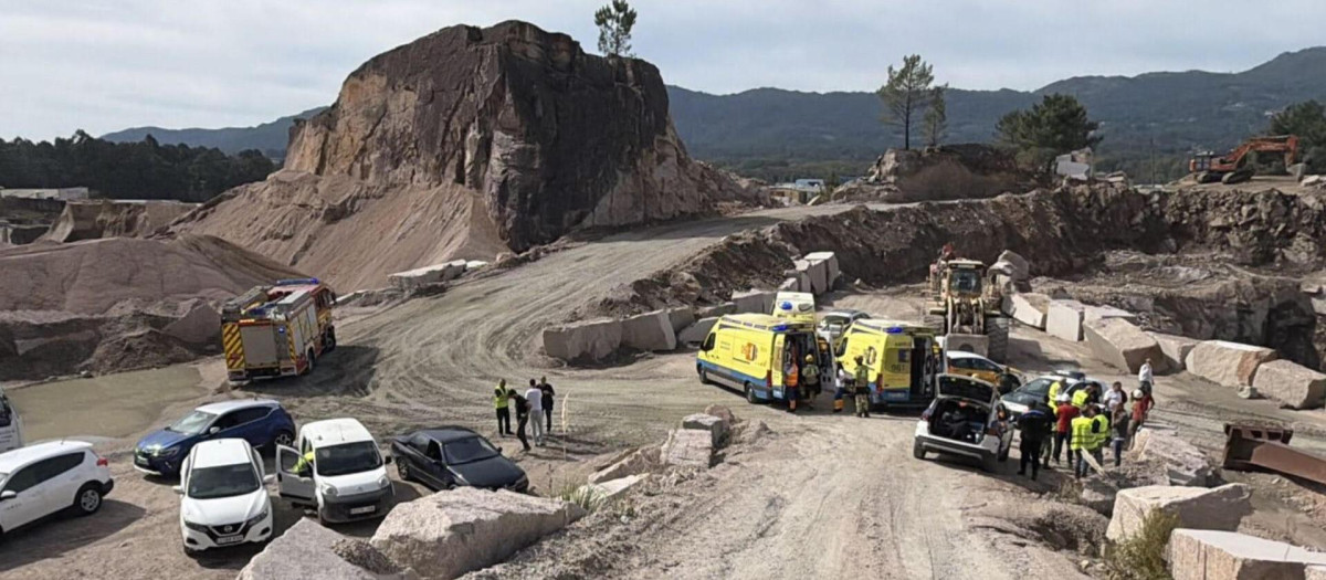 Cuatro trabajadores han resultado heridos, dos de ellos de gravedad, tras una explosión en la cantera Granitos y Áridos