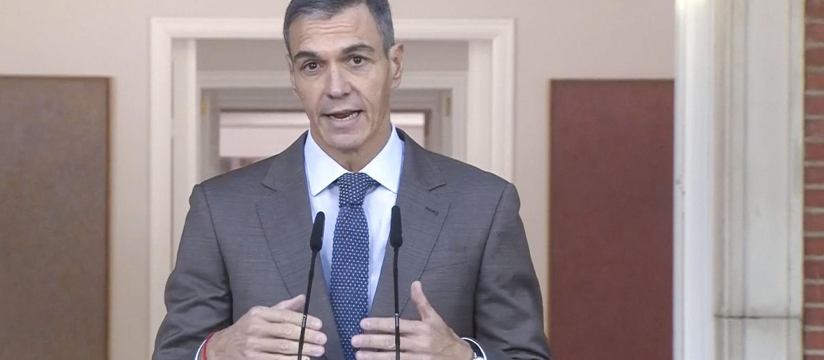 Pedro Sánchez, este lunes en el Palacio de la Moncloa