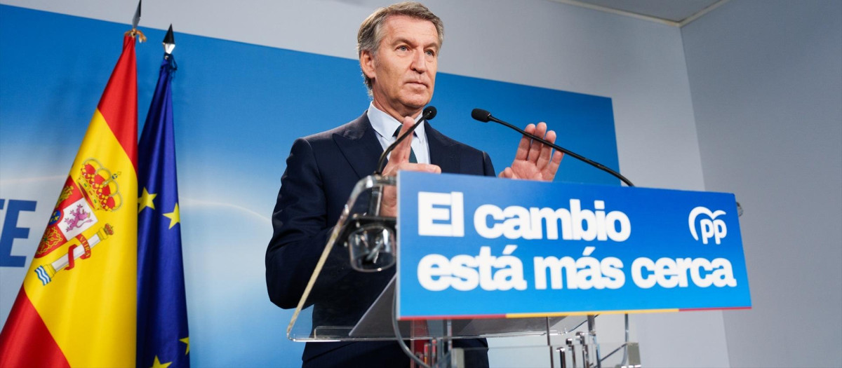 El presidente del PP, Alberto Núñez Feijóo, durante una rueda de prensa
