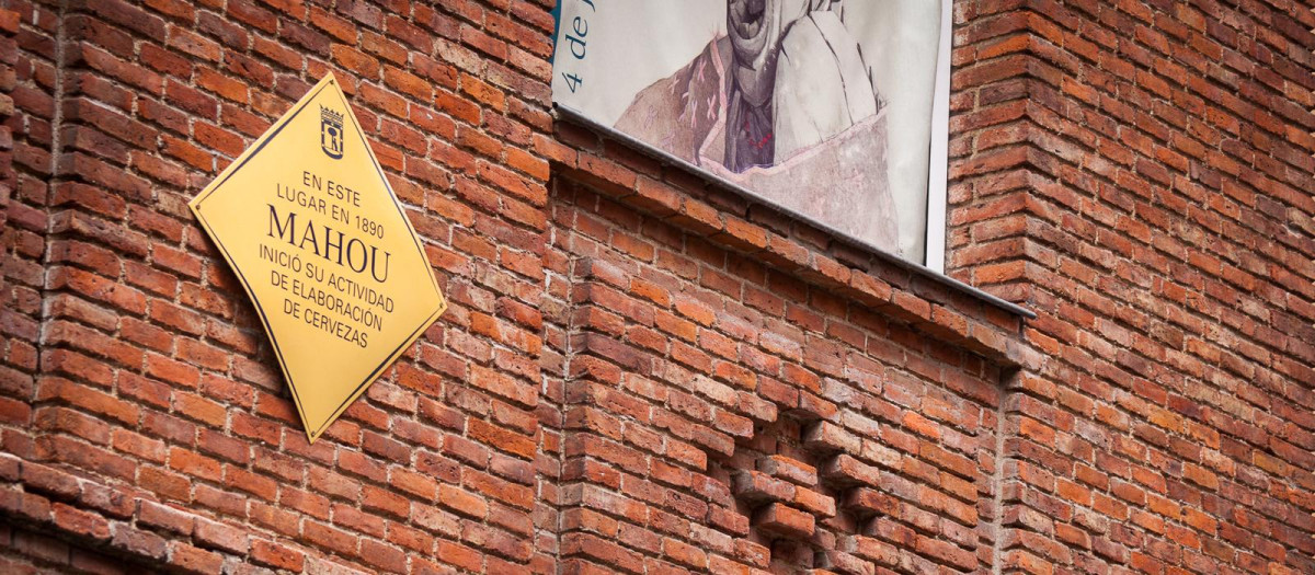 Mahou cuenta con una placa conmemorativa instalada en Madrid