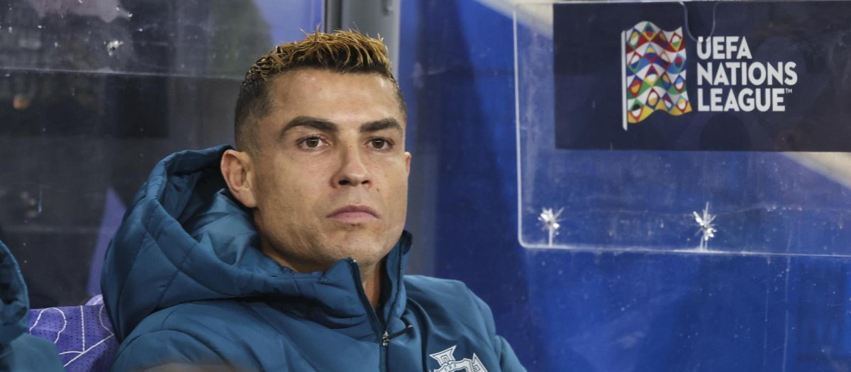 Cristiano Ronaldo, en el banquillo en el Noruega - Portugal