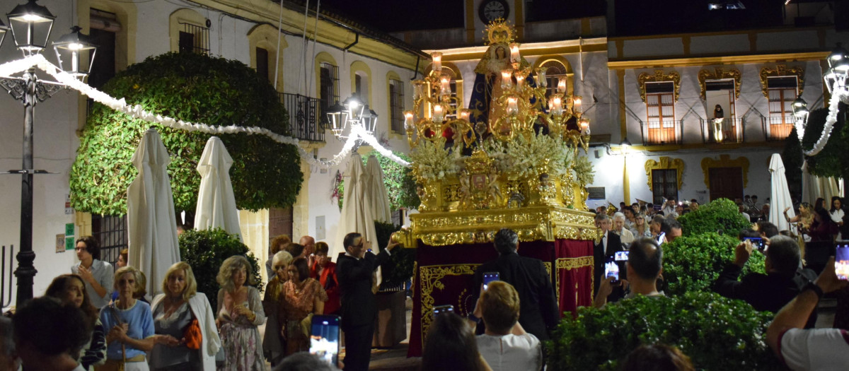 Procesión de la Virgen del Rosario de Almodóvar del Río (Córdoba)