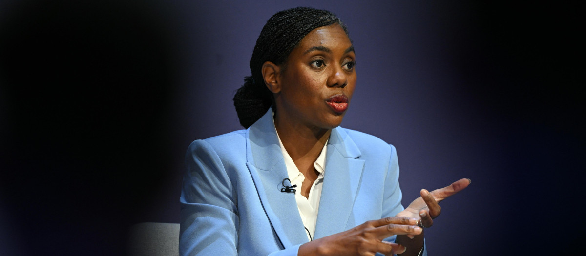 La líder del principal partido de la oposición británica, el Partido Conservador, Kemi Badenoch, en Birmingham