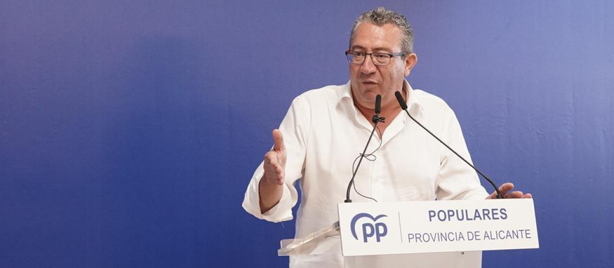 Imagen de archivo de Toni Pérez en una rueda de prensa del PP de Alicante