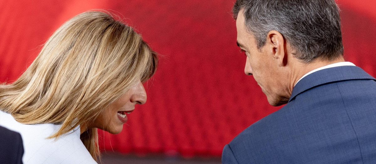 El presidente del Gobierno, Pedro Sánchez, y la vicepresidenta segunda y ministra de Trabajo y Economía Social, Yolanda Díaz.
