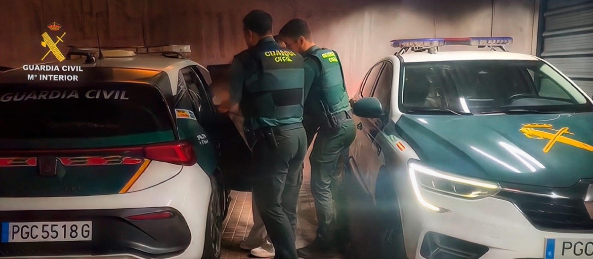 Tres detenidos y dos investigados por una tentativa de homicidio en Arteixo (A Coruña)

REMITIDA / HANDOUT por GUARDIA CIVIL
Fotografía remitida a medios de comunicación exclusivamente para ilustrar la noticia a la que hace referencia la imagen, y citando la procedencia de la imagen en la firma
06/10/2026