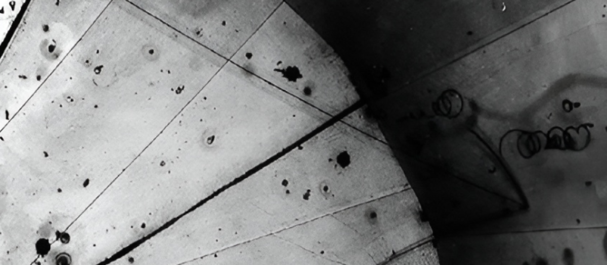 Primera observación de un neutrino en una cámara de burbujas, en 1970, en el Laboratorio Nacional Argonne de los Estados Unidos