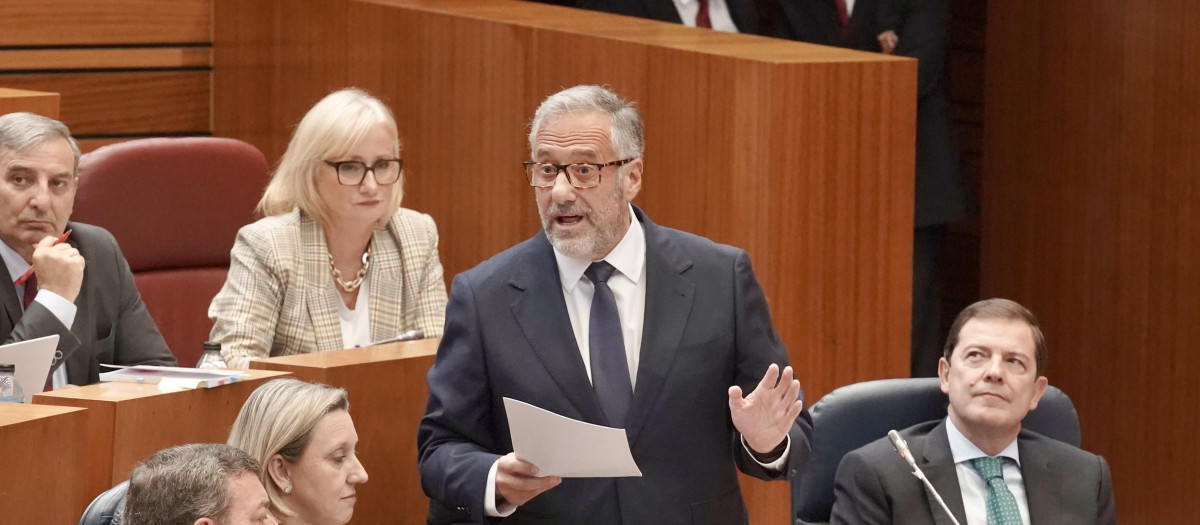 El vicepresidente primero de la Junta de Castilla y León, Carlos Pollán (Vox), este martes, en las Cortes