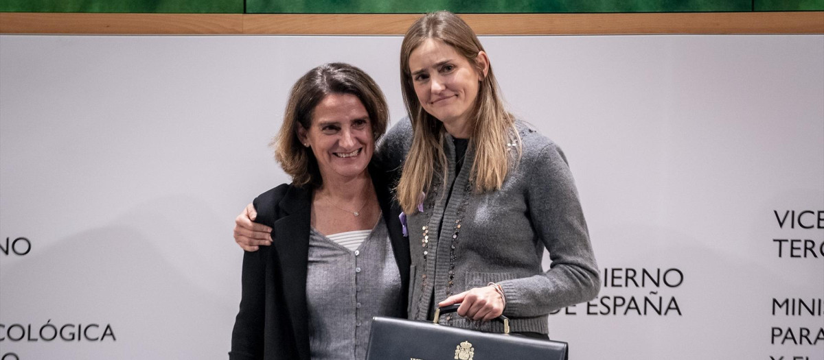 Teresa Ribera entrega la cartera del ministerio a Sara Aagesen