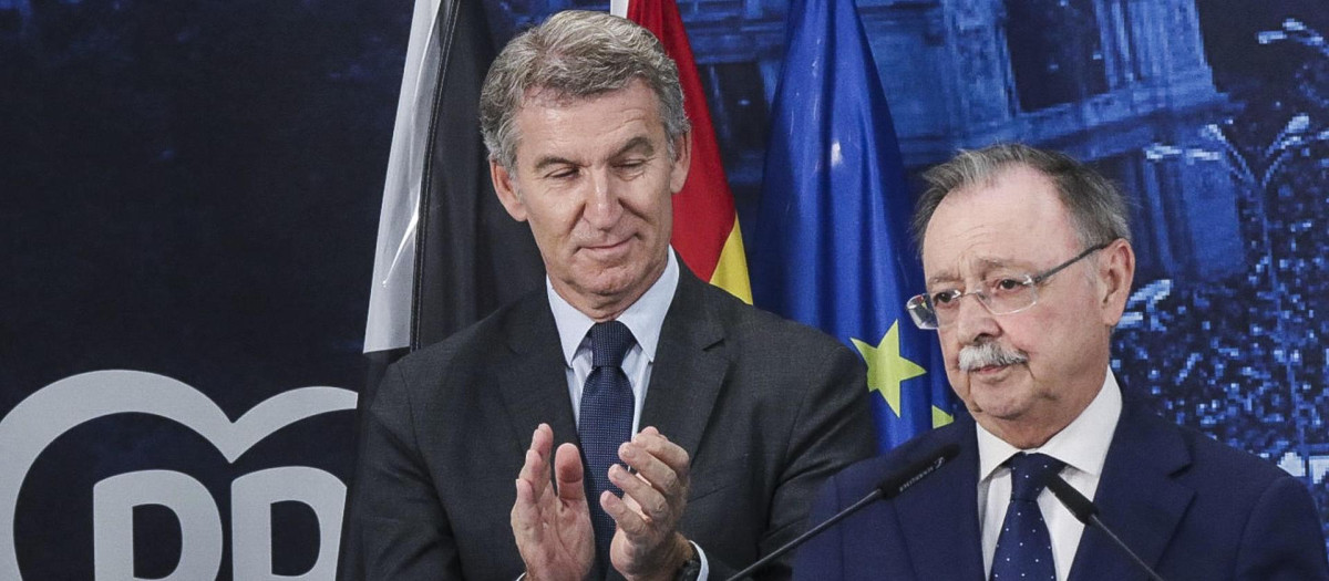 El presidente del Partido Popular, Alberto Núñez Feijóo (i), y el presidente de la Ciudad Autónoma de Ceuta, Juan Jesús Vivas