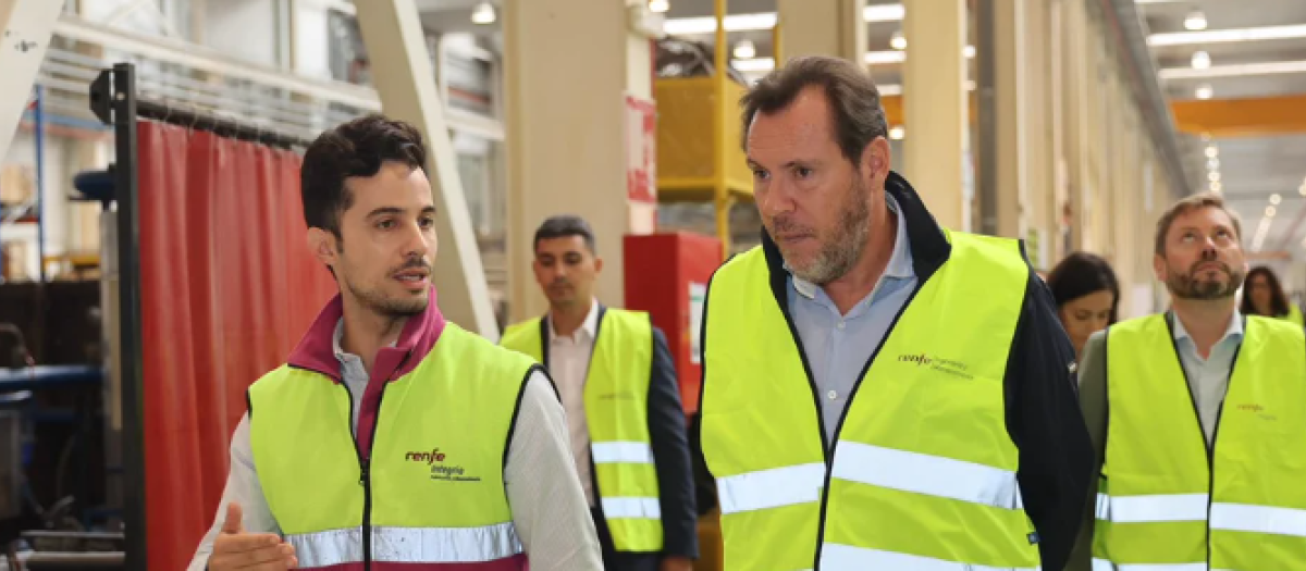 El ministro de Transportes, este miércoles, en los Talleres de Renfe de Valladolid