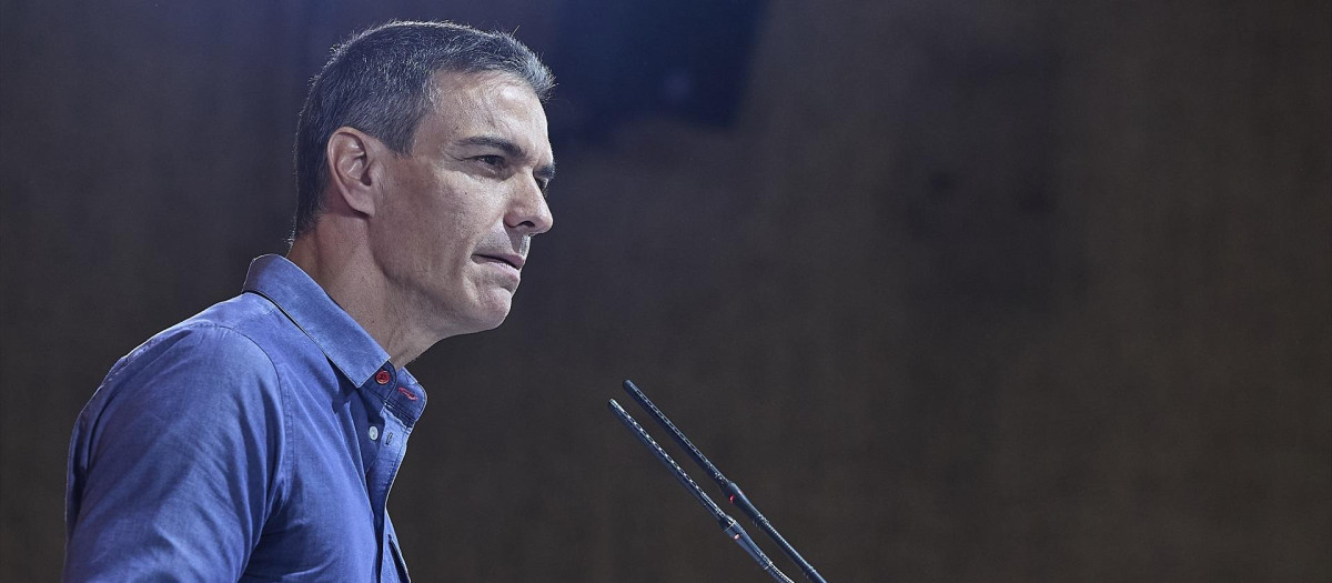 El secretario general del PSOE y presidente del Gobierno, Pedro Sánchez, durante la clausura del 27º Congreso de JSE, en la sede UGT Madrid, a 31 de mayo de 2026, en Madrid (España). Esta cita con las Juventudes Socialistas de España supone la primera aparición de Sánchez en un mitin de partido tras las últimas novedades de los tribunales.

Jesús Hellín / Europa Press
31/5/2026