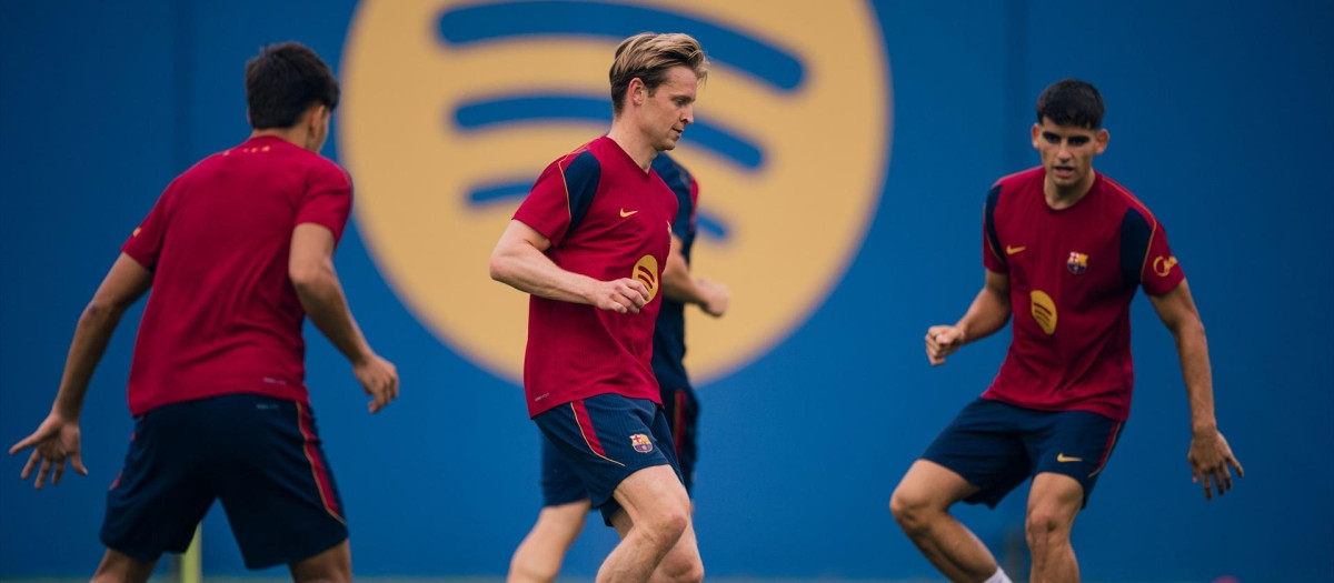 Los jugadores del FC Barcelona, durante un entrenamiento en este parón de selecciones