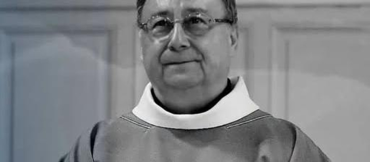El padre Bernard Card ha fallecido a los 73 años