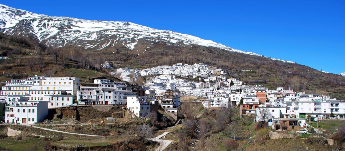 Pueblo de Trevélez, en las laderas de Sierra Nevada (Granada)