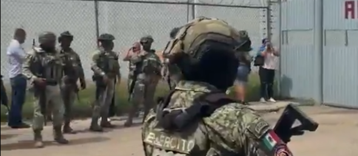 Fuerzas militares desplegadas en la cárcel de México