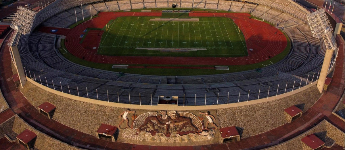 Estadio Olímpico de México con el relieve de Diego Rivera