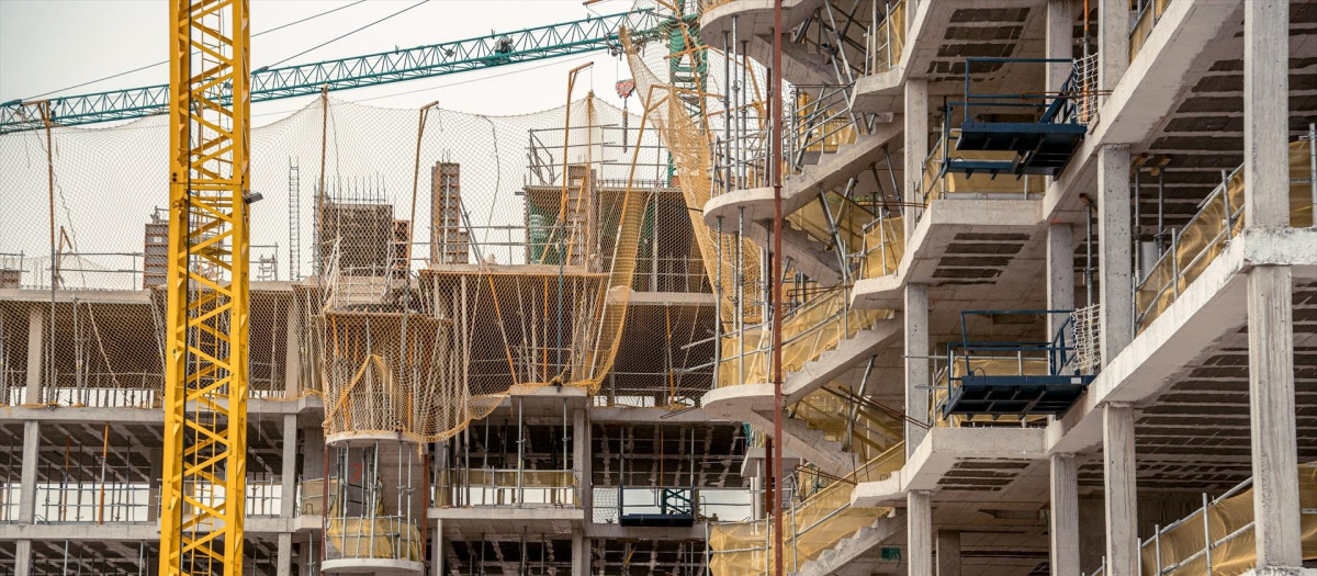 Obras en el nuevo barrio de Los Berrocales, en Madrid.