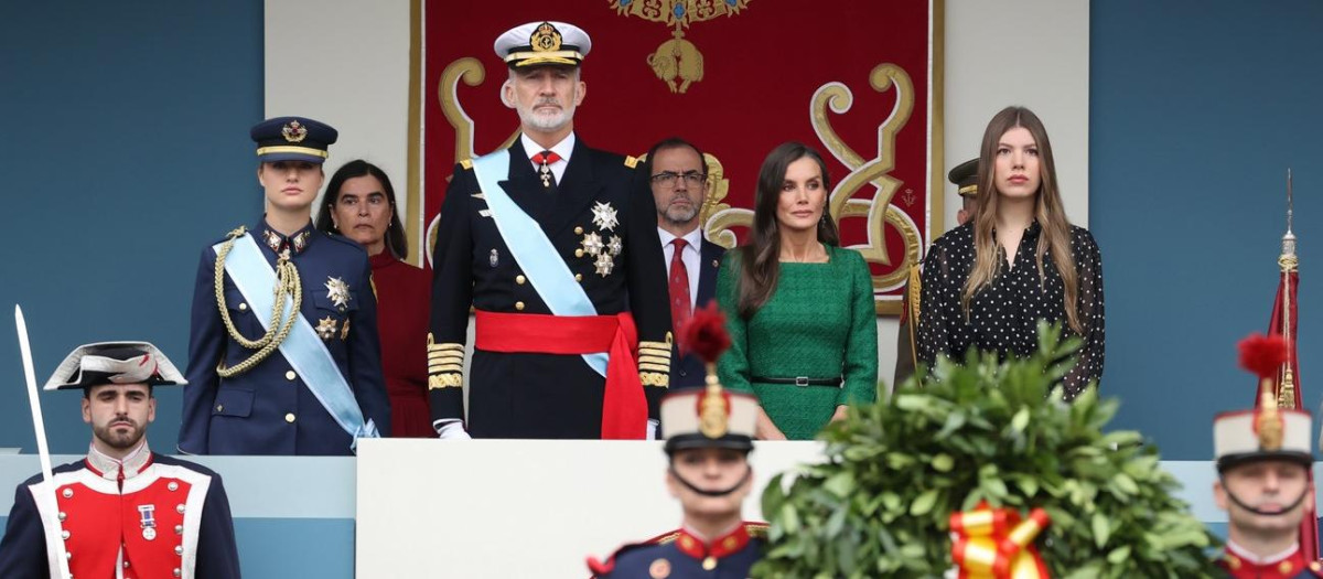 Los Reyes, la Princesa de Asturias y la Infanta Sofía, en la Fiesta Nacional del año pasado