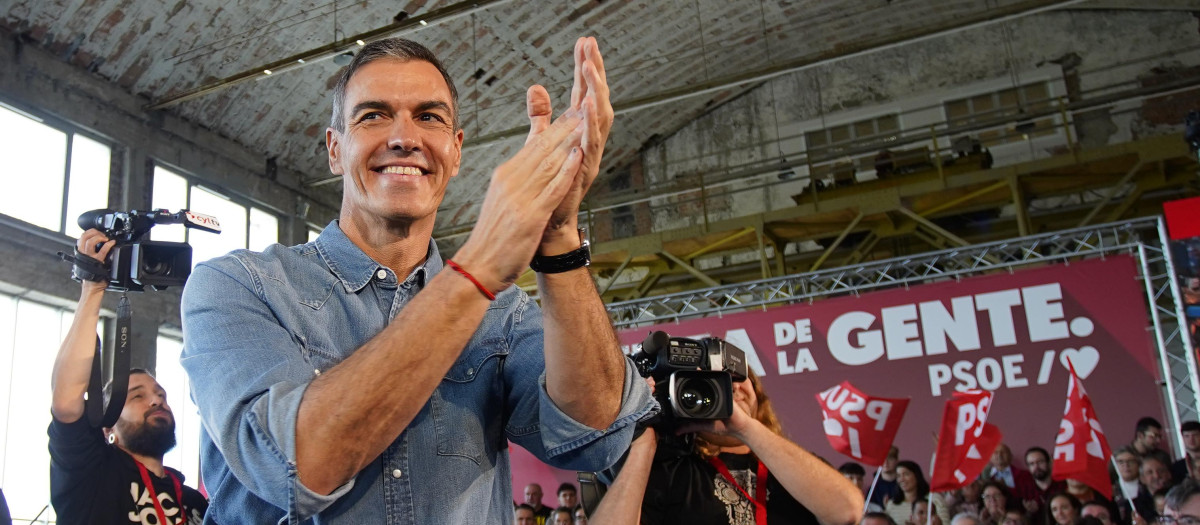 El presidente del Gobierno, Pedro Sánchez, este domingo en un mitin en Ponferrada (León)
