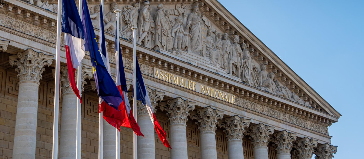 Fachada de la Asamblea Nacional de Francia.
