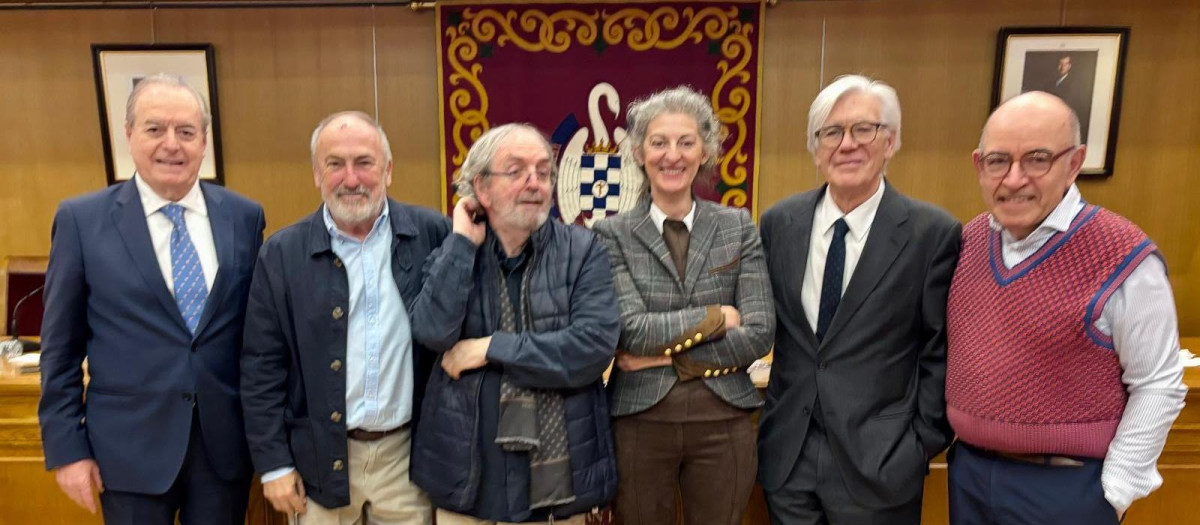 De izquierda a derecha: Javier Morillas, Carlos Olazábal, Jon Juaristi, Maite Pagazaortundua, Iñaki Exkerra y Pedro Chacón