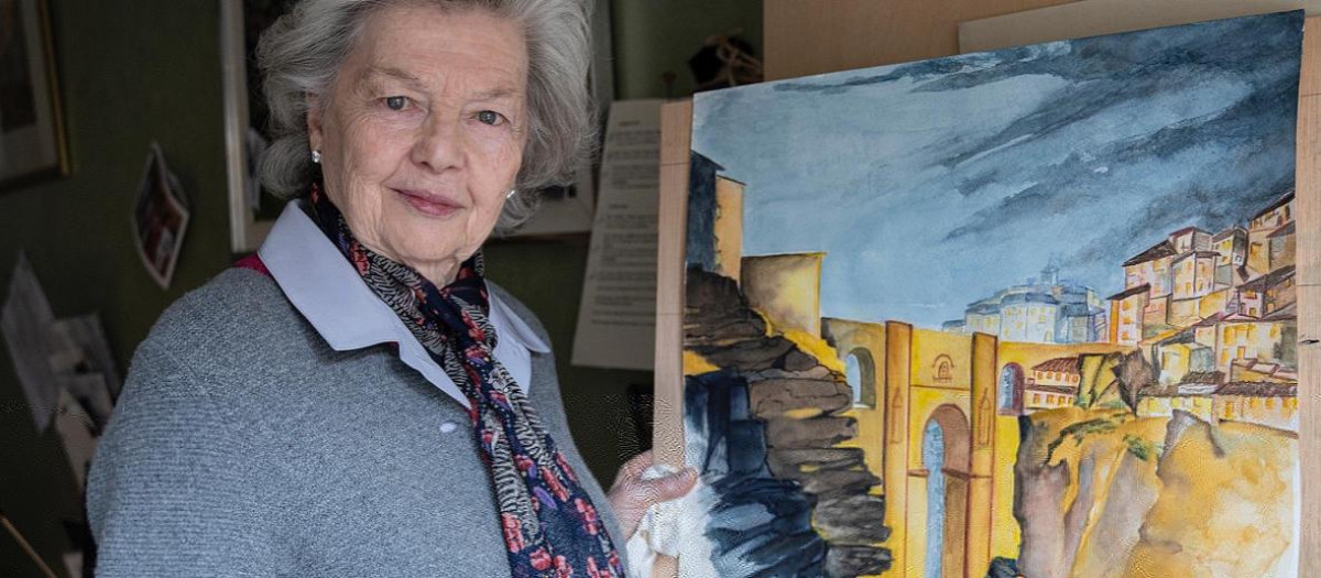 Anne d’Orléans ante una de sus obras