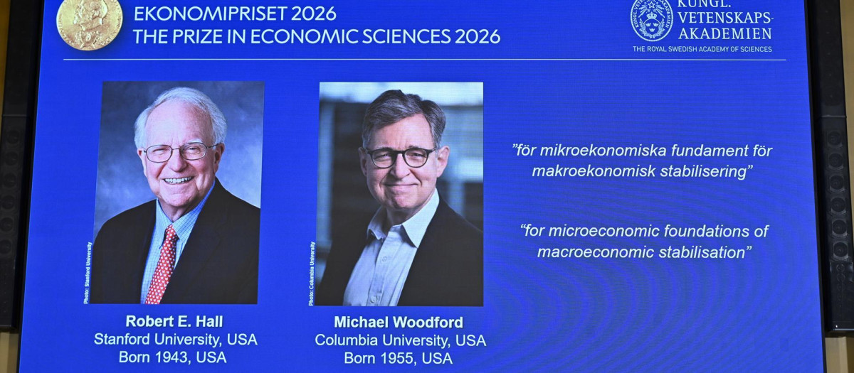 Imágenes de Robert E. Hall and Michael Woodford durante el anuncio del Premio Nobel de Economía.