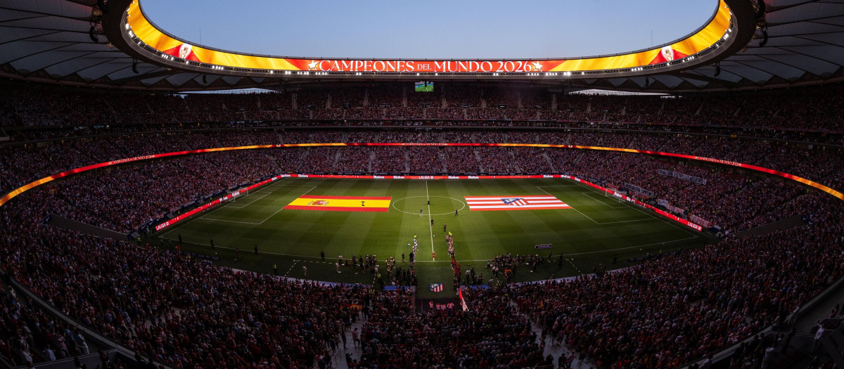 El Atlético de Madrid celebra la Fiesta Nacional