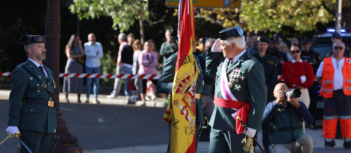 Acto institucional con motivo de la Festividad de la Virgen del Pilar, patrona de la Guardia Civil, presidido por el general de brigada Miguel Sánchez Guerrero, jefe de la 12 Zona de la Guardia Civil, y el delegado del Gobierno, Nicanor Sen Vélez