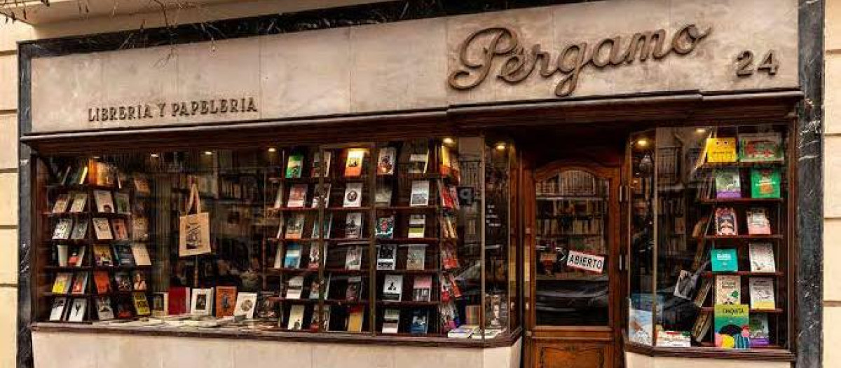 Fachada de la librería más antigua de Madrid