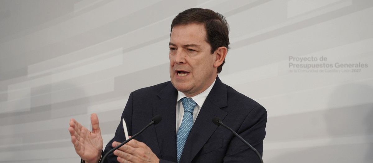 Fernández Mañueco durante la presentación de las Cuentas para 2027