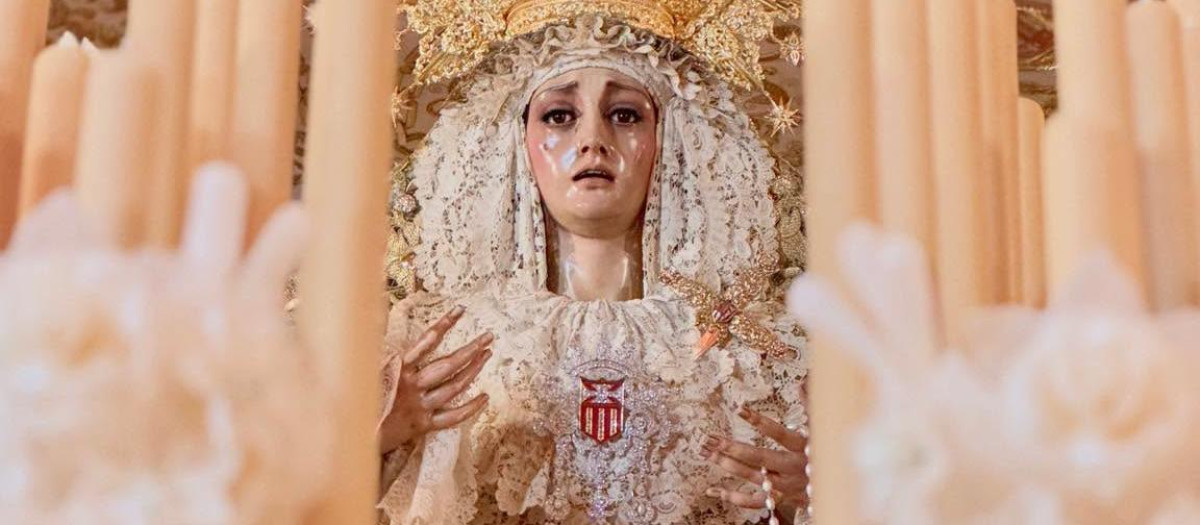 La Virgen de la Merced, en su paso para la procesión extraordinaria del sábado