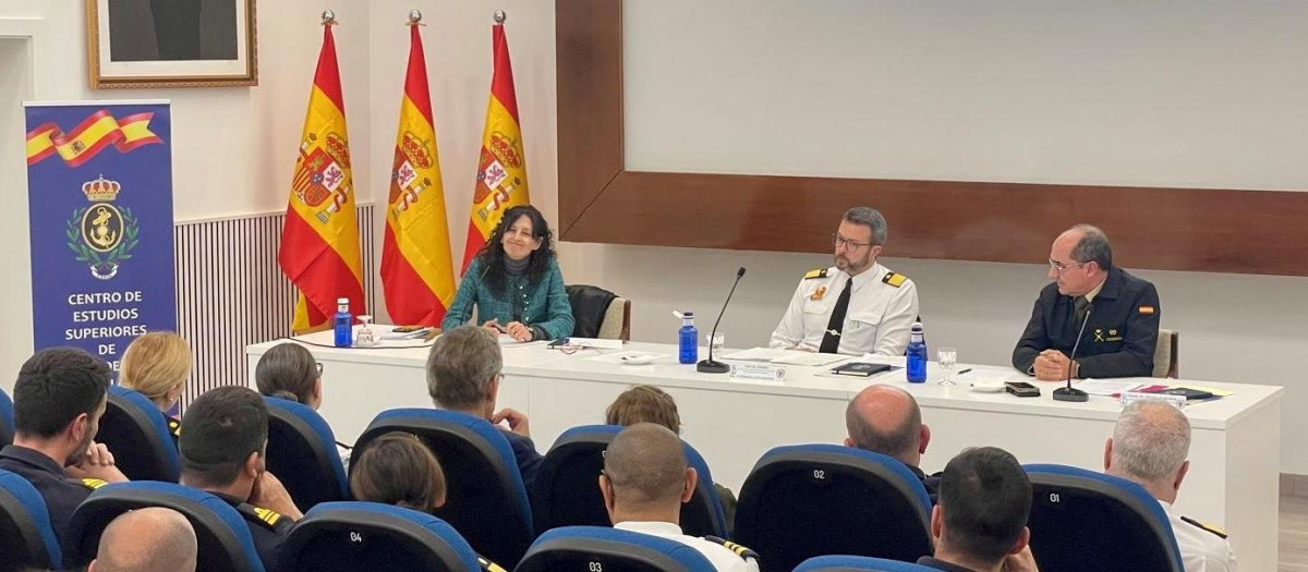 Actividad académica en el Centro de Estudios Superiores de Intendencia de la Armada (CESIA), presidida por su director, el coronel Fernando Soto Maceiras