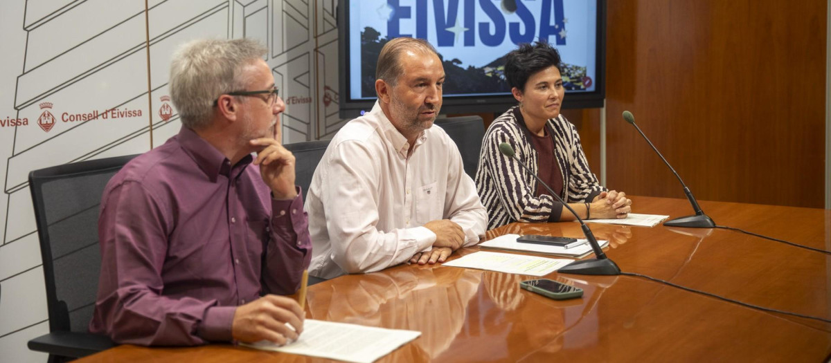 De izquierda a derecha, David Galadí, Ignacio Andrés Roselló, Susana Malón.
