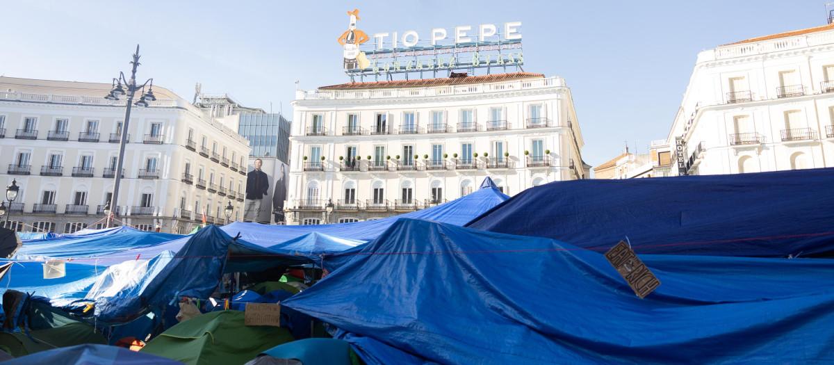 Acampada por la vivienda en la Puerta del Sol