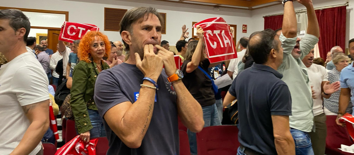 Protesta en el Pleno del Ayuntamiento de Córdoba