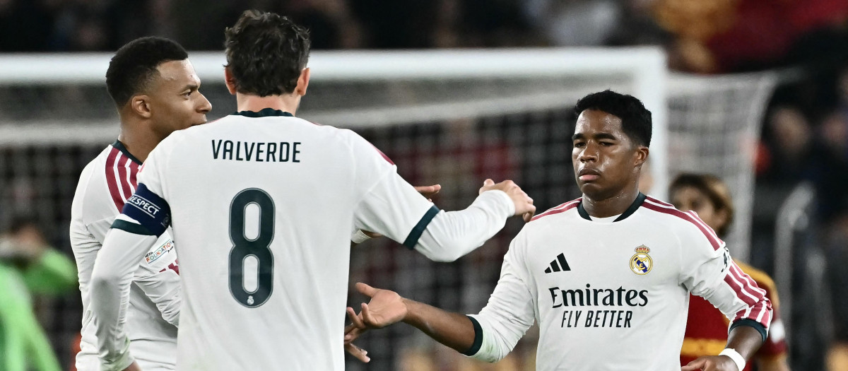 Los jugadores del Real Madrid en el partido frente a la AS Roma en el Olímpico