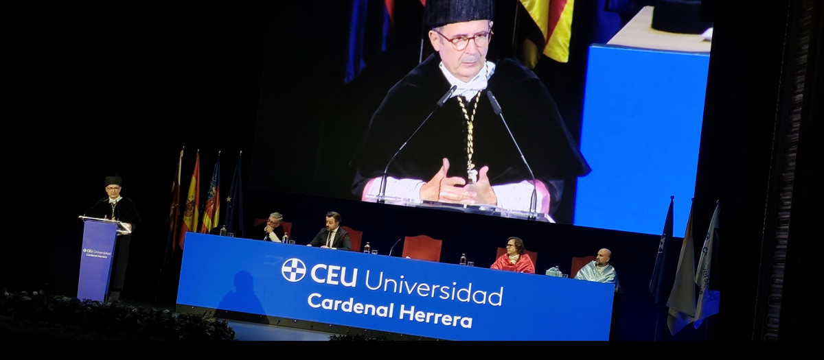 El rector de la CEU UCH, Higinio Marín, durante la inauguración del curso académico 2026-2027