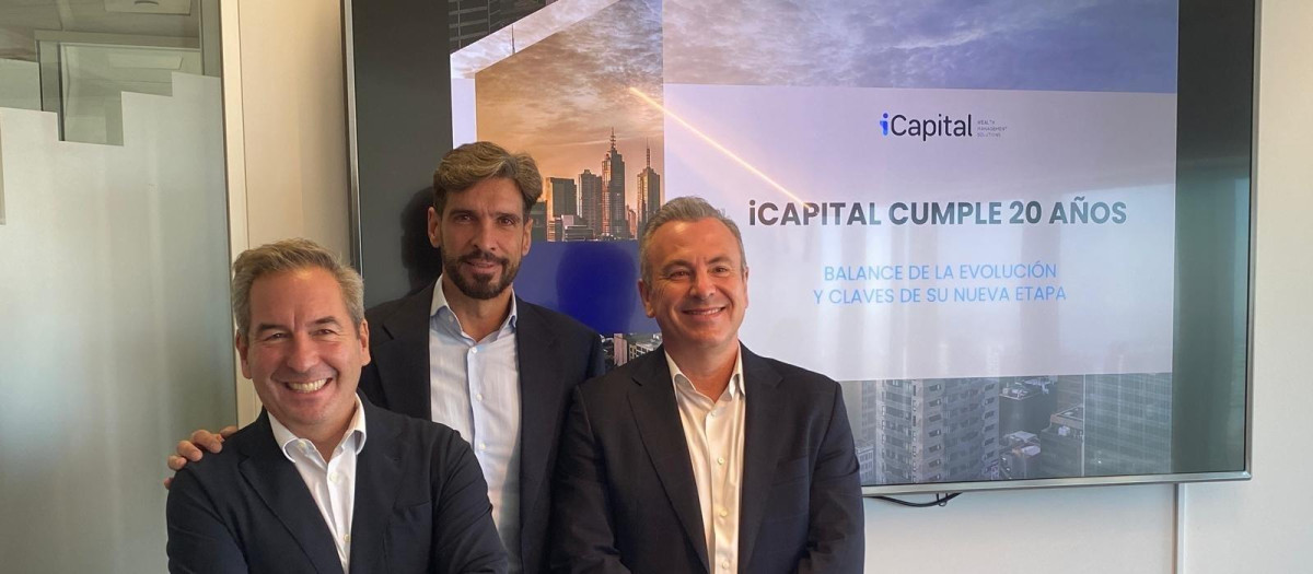 De izquierda a derecha, los socios fundadores de iCapital Pablo Martínez-Arrarás, Miguel Ángel García Brito y Óscar Juesas Ramada